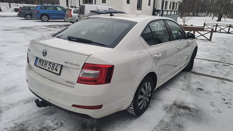 Begagnad Skoda Octavia GreenLine 110 HK (80 kW) 2016 Vit Halvkombi