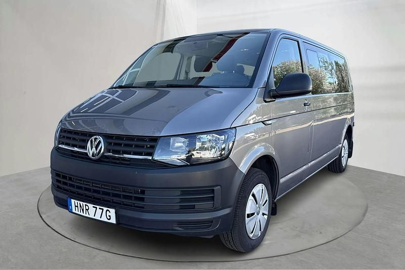 Ljusbrun Begagnad 2019 VW Caravelle Comfortline Minibuss | 259 000 kr - Bild 1/4