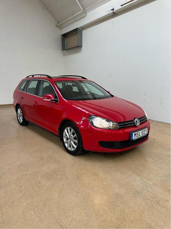 Röd Begagnad 2012 VW Golf VII Kombi | 59 000 kr (Superpris) - Bild 1/4