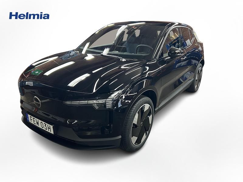 Svart Ny 2026 Volvo EX30 Single Motor Extended Range SUV | 509 000 kr (Marknadspris) - Bild 1/4