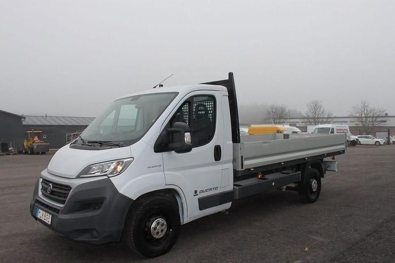Vit Begagnad 2017 Fiat Ducato Van | 159 000 kr (Bra pris) - Bild 1/4