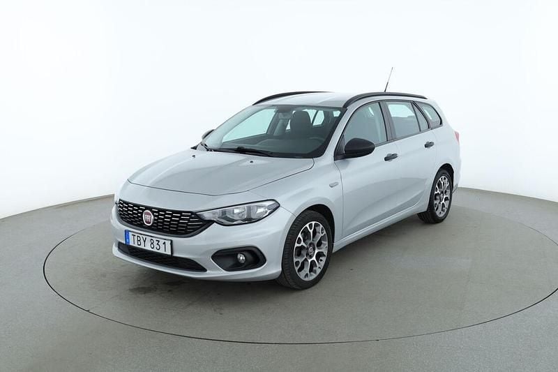 Grå Begagnad 2017 Fiat Tipo Pop Kombi | 115 000 kr (Marknadspris) - Bild 1/3