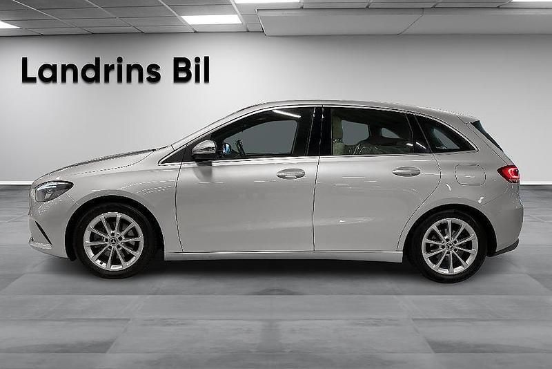 Begagnad Mercedes B200 Progressive 150 HK (110 kW) 2019 Silver Minibuss