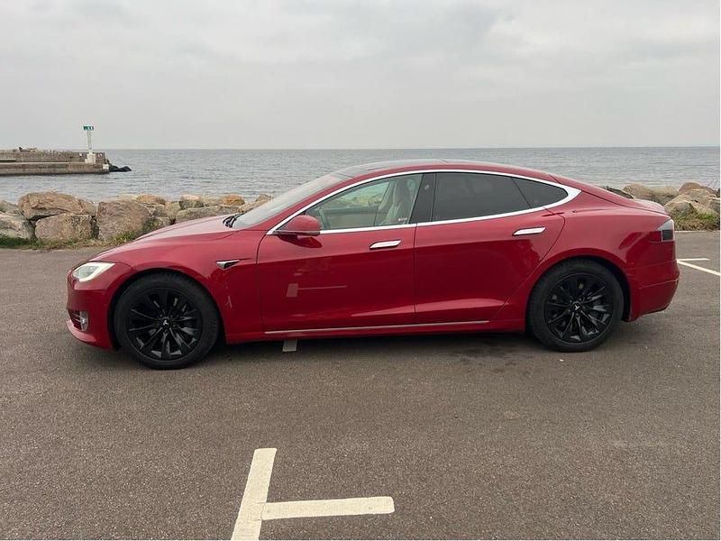 Begagnad 2018 Tesla Model S Halvkombi | 239 000 kr (Superpris) - Bild 1/4