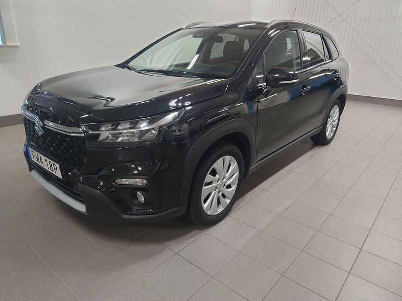 Svart Begagnad 2023 Suzuki SX4 S-Cross Comfort SUV | 259 900 kr (Marknadspris) - Bild 1/4