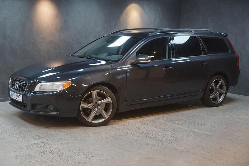 Grå Begagnad 2012 Volvo V70 Kombi | 109 900 kr (Marknadspris) - Bild 1/4