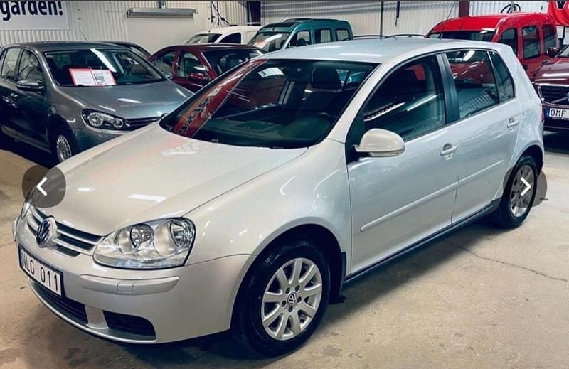 Silver Begagnad 2009 VW Golf Trendline Halvkombi | 60 000 kr (Bra pris) - Bild 1/4