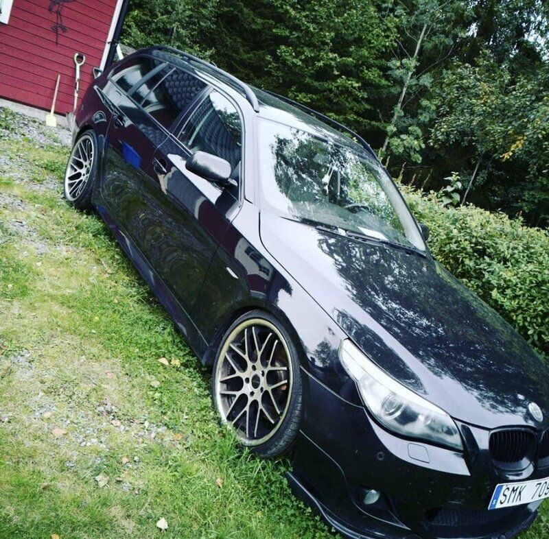 Svart Begagnad 2005 BMW 545 Kombi | 61 000 kr - Bild 1/3
