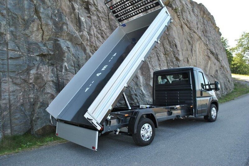 Begagnad 2020 Peugeot Boxer Van | 561 250 kr - Bild 1/4