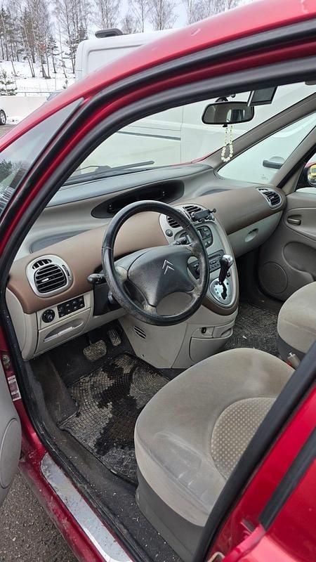 Begagnad Citroën Xsara Picasso 136 HK (100 kW) 2004 Minibuss