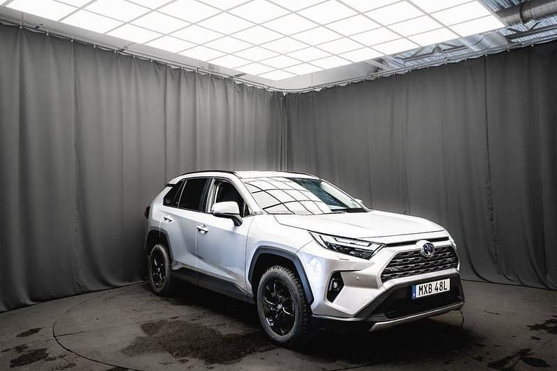 Begagnad Toyota RAV4 Hybrid Executive 222 HK (163 kW) 2024 Silver SUV