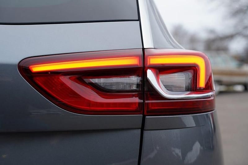 Begagnad Opel Insignia Country Tourer 260 HK (191 kW) 2018 Satin steel grey twocoat metallic Kombi