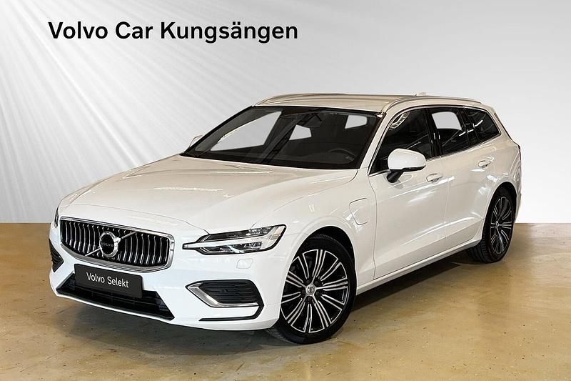 Vit Begagnad 2022 Volvo V60 Kombi | 319 900 kr (Bra pris) - Bild 1/3