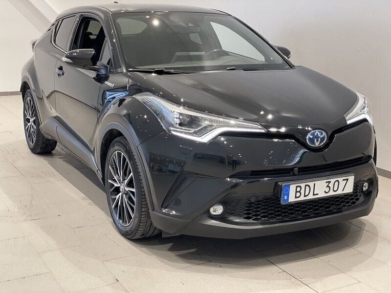 Svart Begagnad 2018 Toyota C-HR SUV | 199 900 kr (Superpris) - Bild 1/3