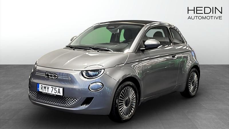 Grå Begagnad 2022 Fiat 500e Icon Halvkombi | 179 900 kr (Marknadspris) - Bild 1/4