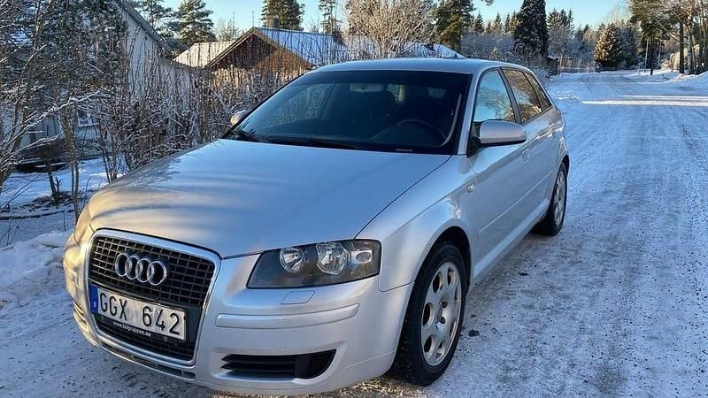 Silver Begagnad 2008 Audi A3 Sportback Attraction Halvkombi | 29 800 kr (Bra pris) - Bild 1/4