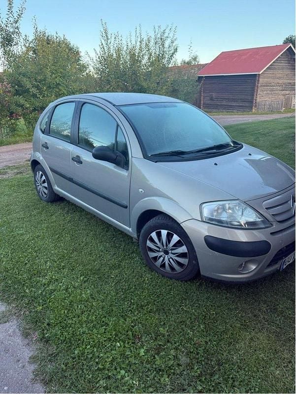 Brun Begagnad 2008 Citroën C3 Halvkombi | 15 000 kr (Marknadspris) - Bild 1/4