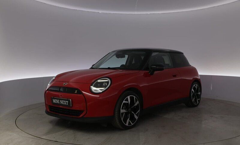 Röd Begagnad 2024 Mini Cooper SE Halvkombi | 424 900 kr - Bild 1/4