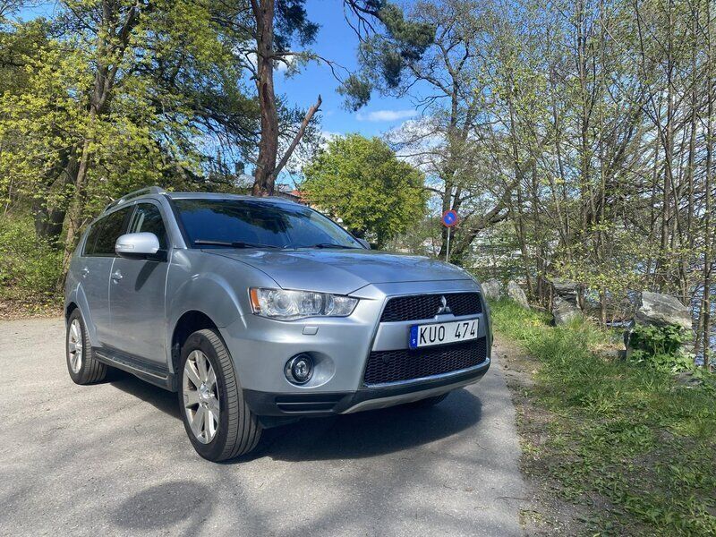 Silver Begagnad 2010 Mitsubishi Outlander SUV | 89 900 kr (Marknadspris) - Bild 1/4