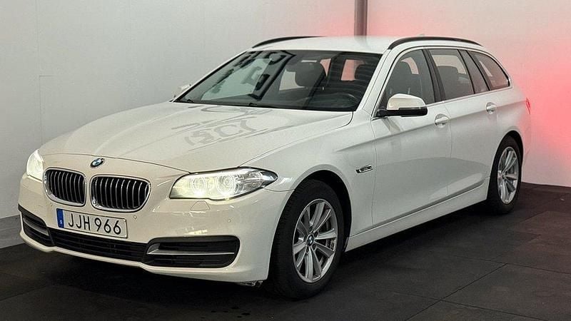 Vit Begagnad 2014 BMW 520 Kombi | 109 900 kr (Bra pris) - Bild 1/4