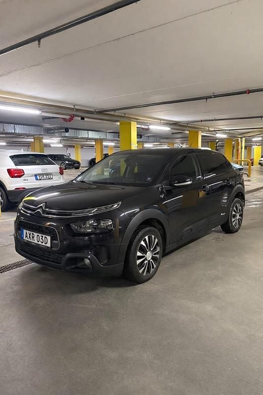 Svart Begagnad 2020 Citroën C4 Cactus PureTech Halvkombi | 129 990 kr (Bra pris) - Bild 1/4