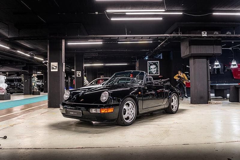 Begagnad Porsche 911 Carrera Cabriolet 250 HK (183 kW) 1991 Svart Cab