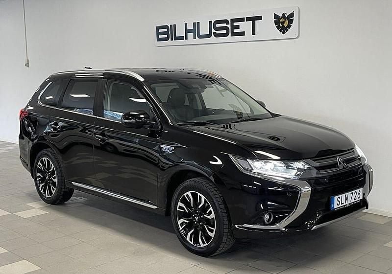 Begagnad Mitsubishi Outlander 203 HK (149 kW) 2017 Svart SUV