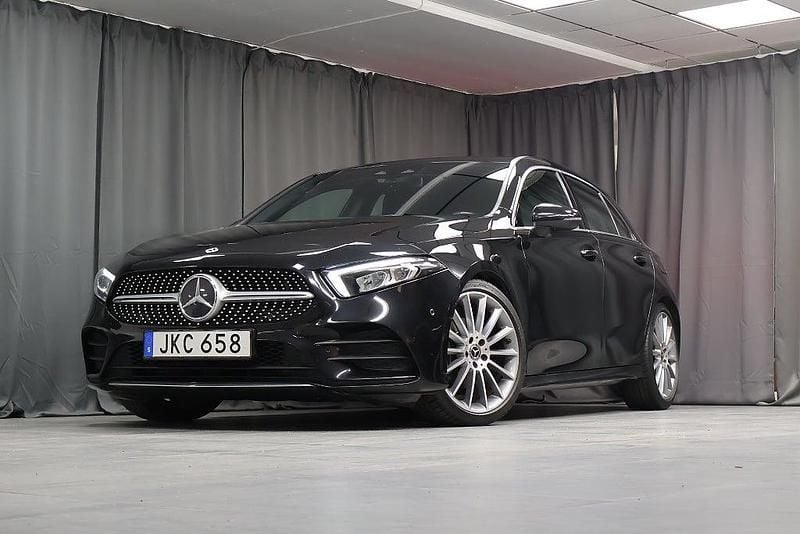 Svart Begagnad 2018 Mercedes A200 Premium Halvkombi | 229 000 kr (Bra pris) - Bild 1/4