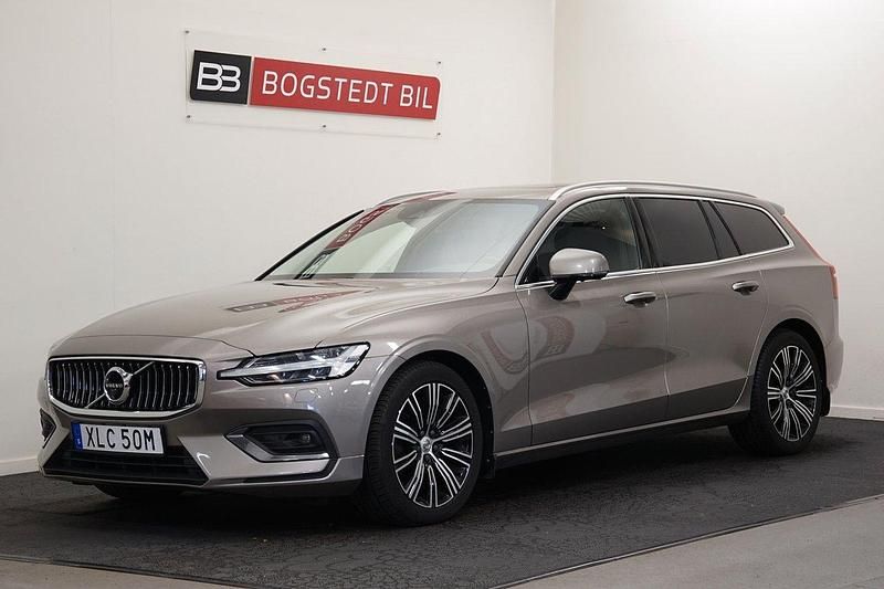 Grå Begagnad 2020 Volvo V60 Inscription Kombi | 299 000 kr (Dyr) - Bild 1/4