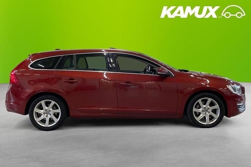 Begagnad Volvo V60 Summum 215 HK (158 kW) 2014 Röd Kombi