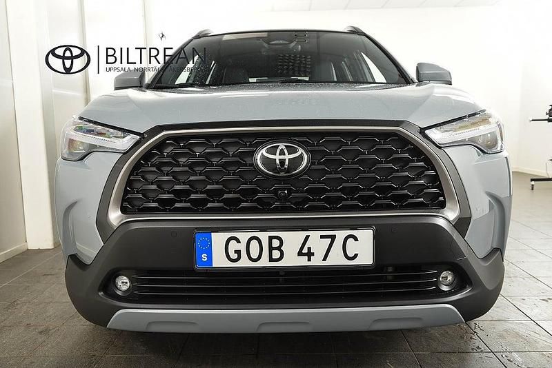 Begagnad Toyota Corolla Cross Executive 197 HK (144 kW) 2024 Grå SUV