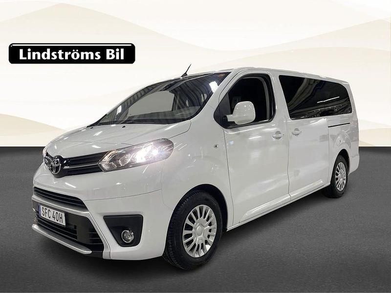 Vit Begagnad 2024 Toyota Proace Verso Kombi | 424 900 kr (Lite dyr) - Bild 1/3