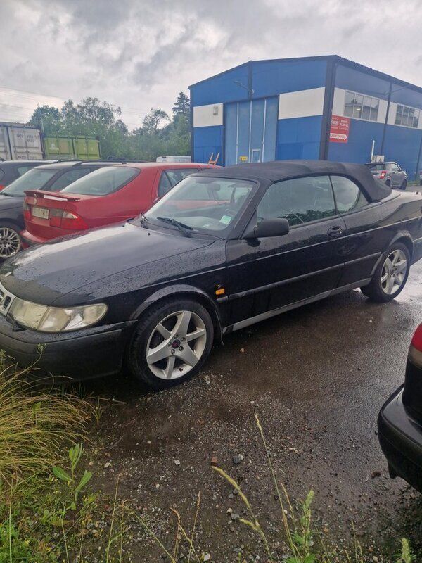 Svart Begagnad 2000 Saab 9-3 Cabriolet Cab | 25 000 kr (Bra pris) - Bild 1/4