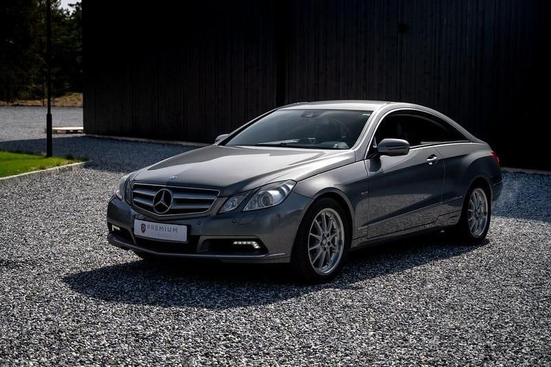 Begagnad 2009 Mercedes E350 AMG Sportkupé | 99 900 kr - Bild 1/4