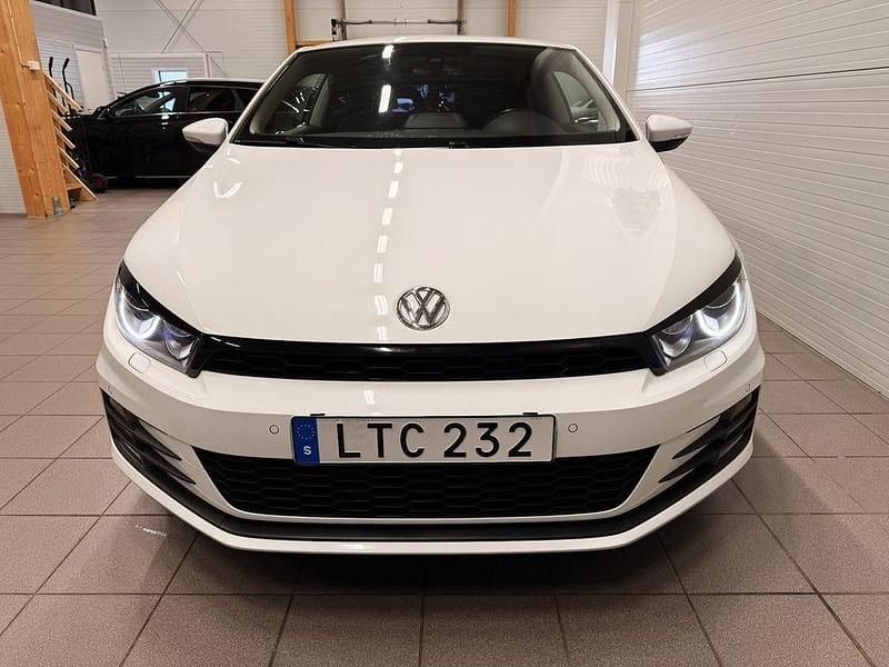 Begagnad VW Scirocco 180 HK (132 kW) 2015 Vit Sportkupé