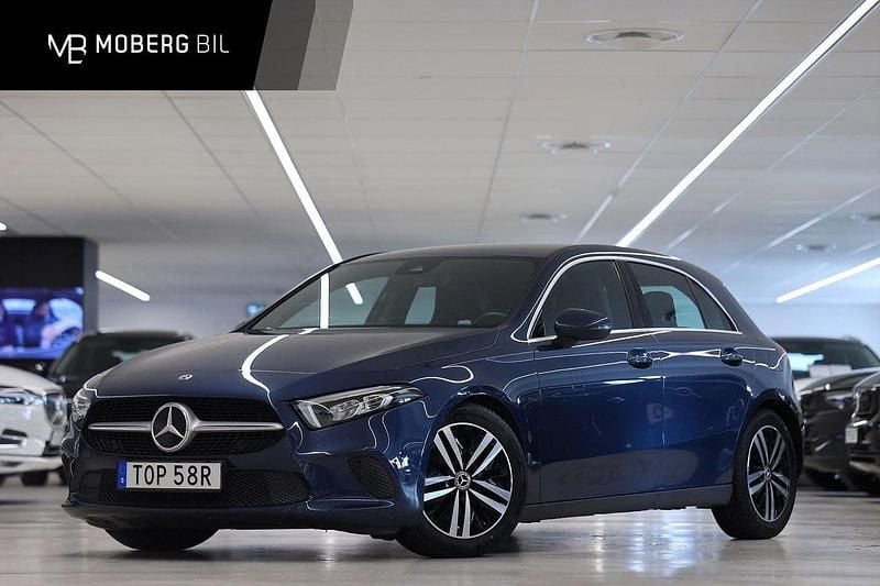 Blå Begagnad 2020 Mercedes A180 Progressive Halvkombi | 199 900 kr (Marknadspris) - Bild 1/3