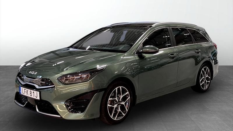 Grön (green) Begagnad 2022 Kia Ceed Sportswagon Advance Kombi | 289 900 kr (Dyr) - Bild 1/4