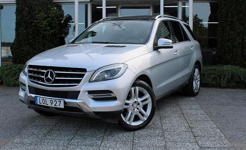 Silver Begagnad 2013 Mercedes ML350 SUV | 219 900 kr (Marknadspris) - Bild 1/4