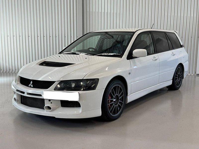 Silver (vit) Begagnad 2006 Mitsubishi Lancer Kombi | 699 900 kr - Bild 1/4