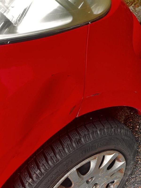 Röd Begagnad 2009 Hyundai i20 Select Halvkombi | 25 000 kr (Bra pris) - Bild 1/4