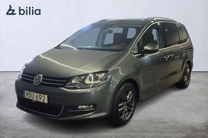 Grå Begagnad 2016 VW Sharan GT Minibuss | 299 000 kr (Dyr) - Bild 1/3