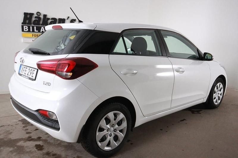Begagnad Hyundai i20 Life 84 HK (61 kW) 2020 Vit Halvkombi