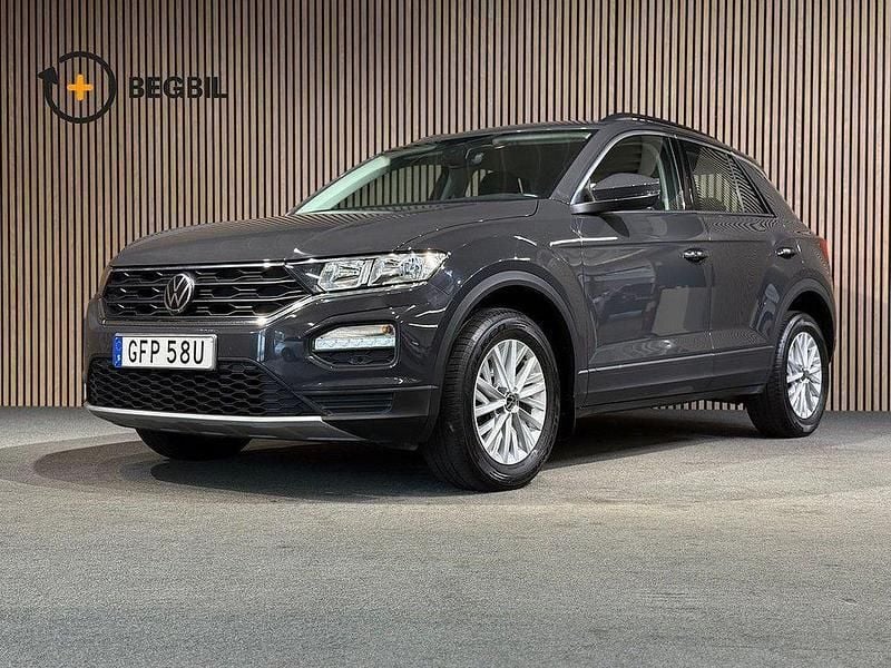 Grå Begagnad 2021 VW T-Roc SUV | 199 700 kr (Marknadspris) - Bild 1/4