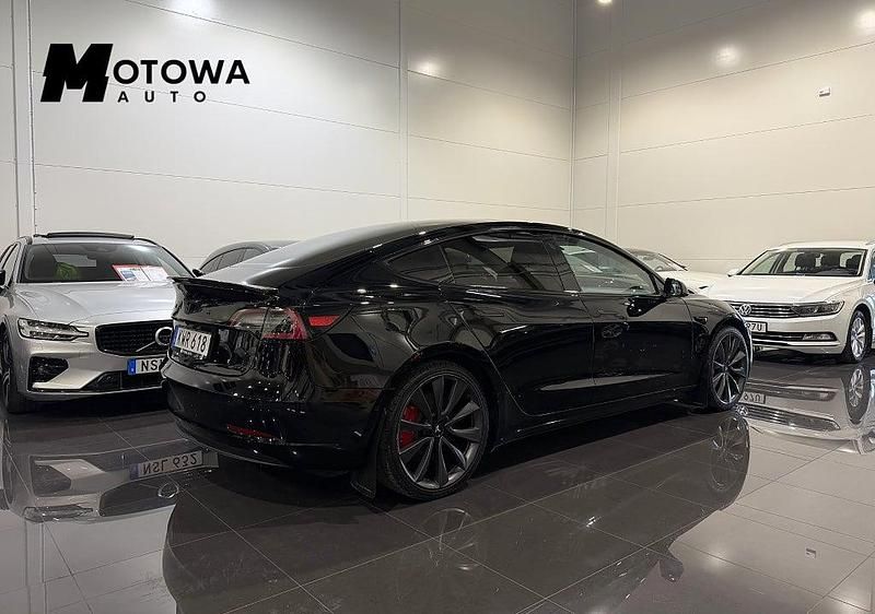 Begagnad Tesla Model 3 Performance 377 kW (513 HK) 2020 Svart Sedan