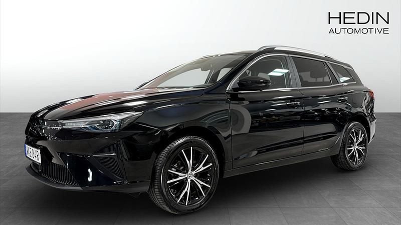 Svart (black) Begagnad 2022 MG MG5 EV Luxury Kombi | 229 900 kr (Marknadspris) - Bild 1/4