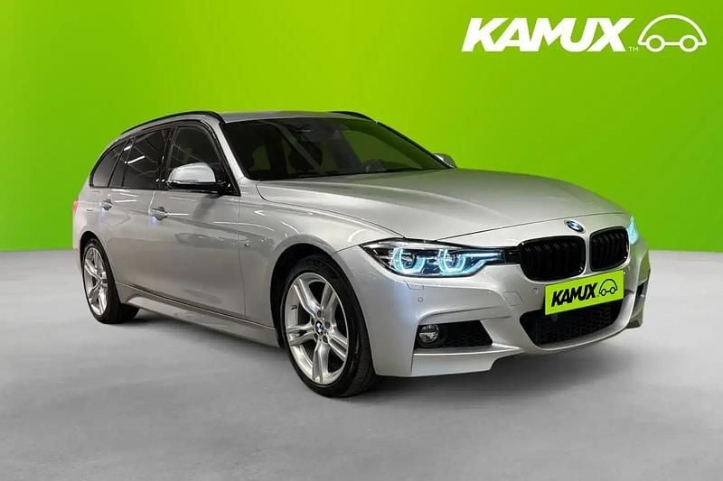 Silver Begagnad 2017 BMW 320 M Sport Kombi | 209 700 kr (Dyr) - Bild 1/4