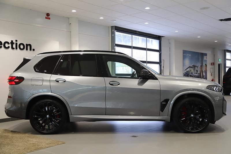 Begagnad BMW X5 M Sport 537 HK (394 kW) 2023 Grå SUV