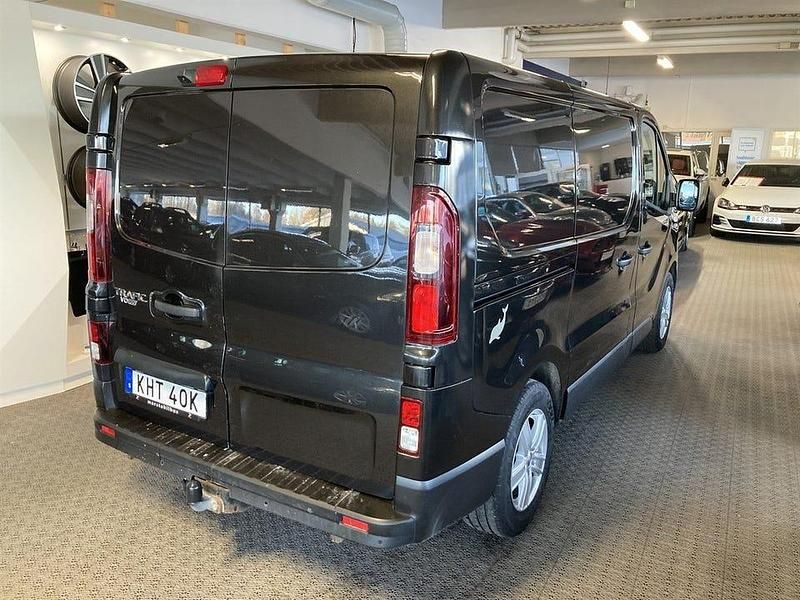 Begagnad Renault Trafic 146 HK (107 kW) 2020 Svart Minibuss
