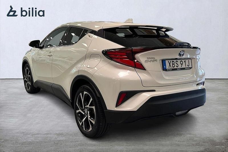 Begagnad Toyota C-HR Edition 124 HK (91 kW) 2020 Vit SUV