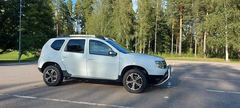 Vit Begagnad 2014 Dacia Duster SUV | 67 000 kr (Bra pris) - Bild 1/2